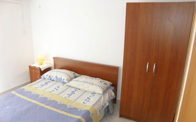 Srećko - Close to Center With Terrace - A1