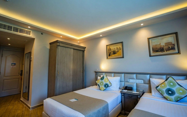SUNRISE Alex Avenue Hotel