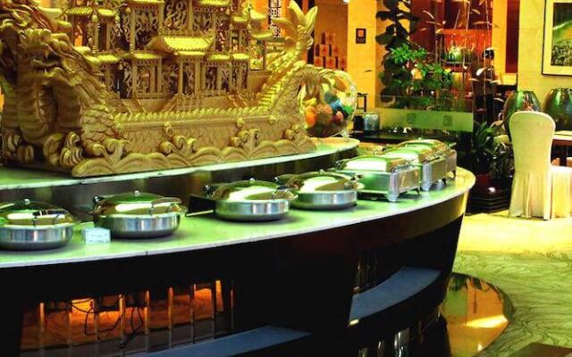 Yantai Celebrity Hotel