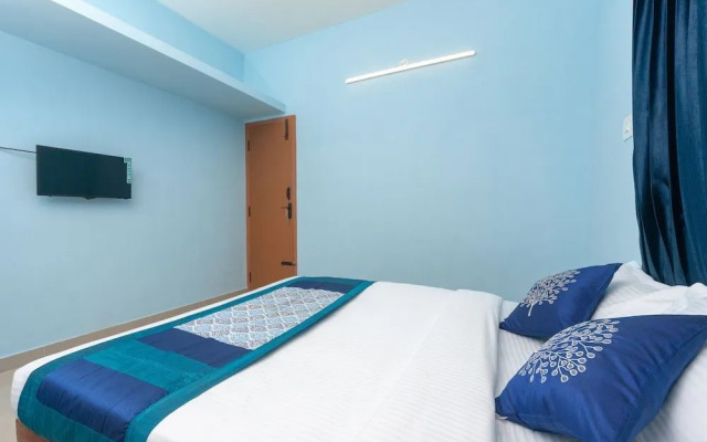 OYO 15702 Thulsi Residency
