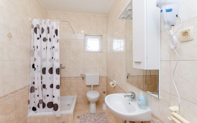 Apartments and Room Ljubica