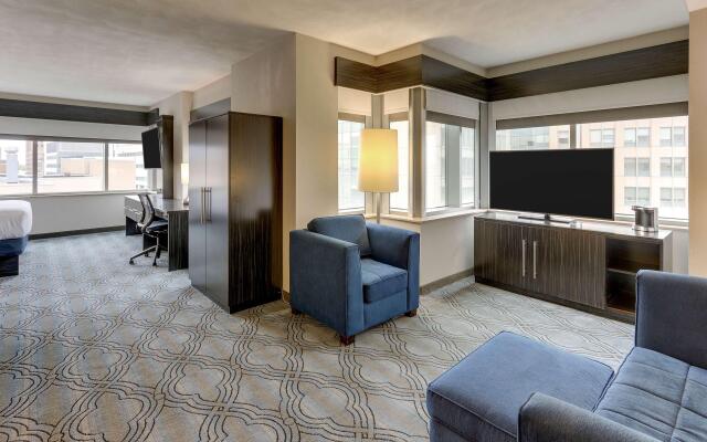 DoubleTree by Hilton St. Louis Forest Park