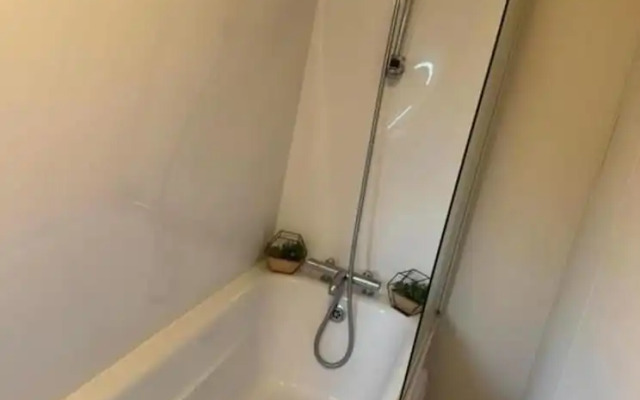 St Osyth Beach 3-bed Caravan, Sleeps 8, Parking