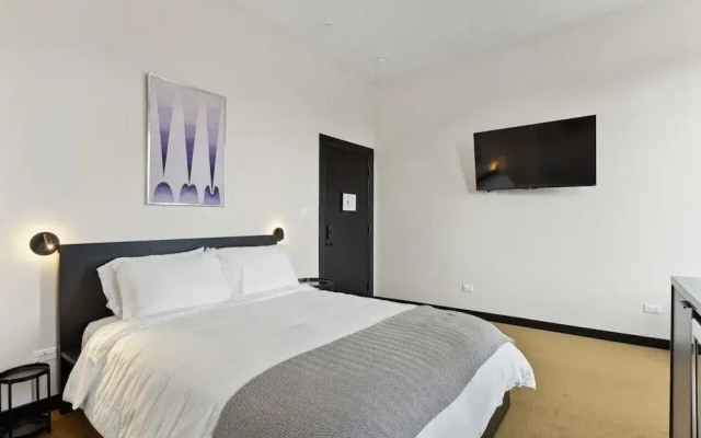 Logan Square SRO Hotel