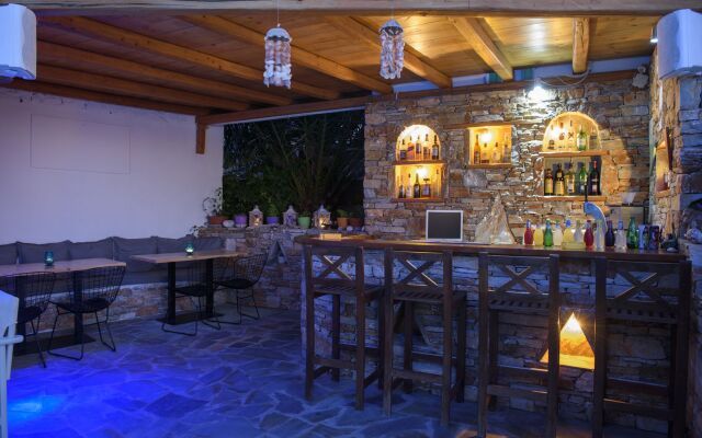 Yperia Hotel