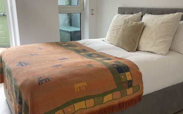 Chelsea Pad by condokeeper