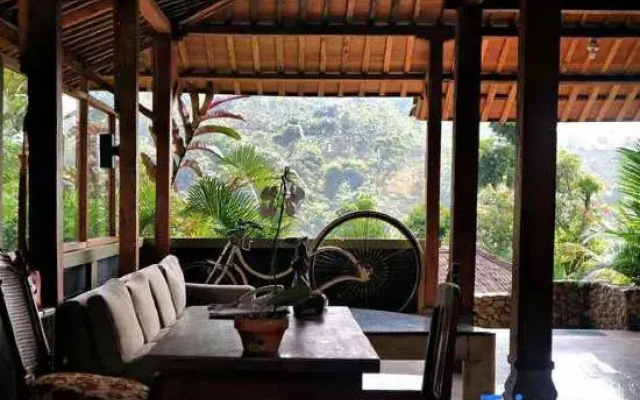 Tirta Arsanta Hot Springs & Villa