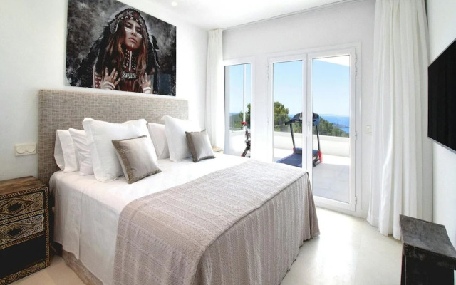 Magnificent Villa With Heated Pool