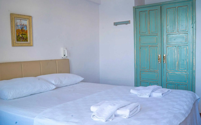 Diplomat Hotel