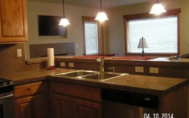 Summit Trail Lodge