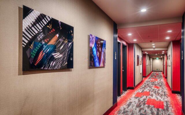 Best Western Premier NOHO Inn