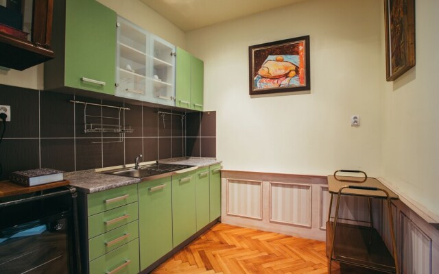 Divná Pani Luxury Gallery Rooms