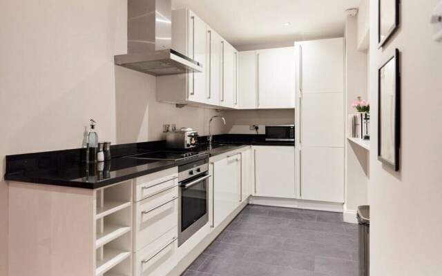 The London Classic - Captivating 2bdr Flat With Garden