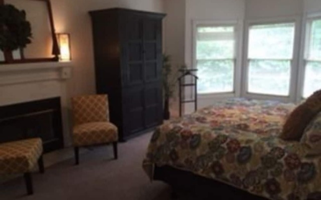 The Barnabas House Bed & Breakfast