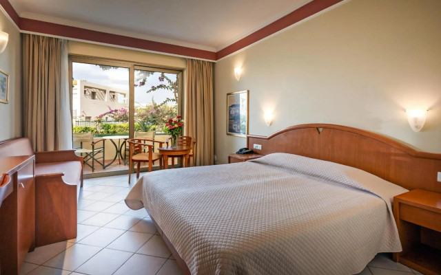 Hydramis Palace Beach Resort
