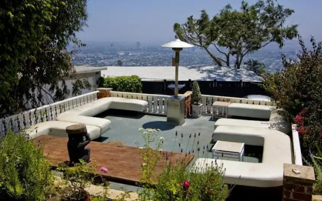 Hollywood Celebrity Estate By Luxpads