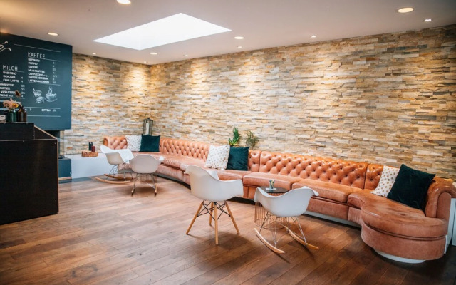 Hyve Hotel Basel - Hostel
