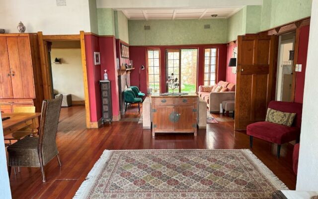 "room in B&B - Adnaan's Secret Garden: Blue Room"
