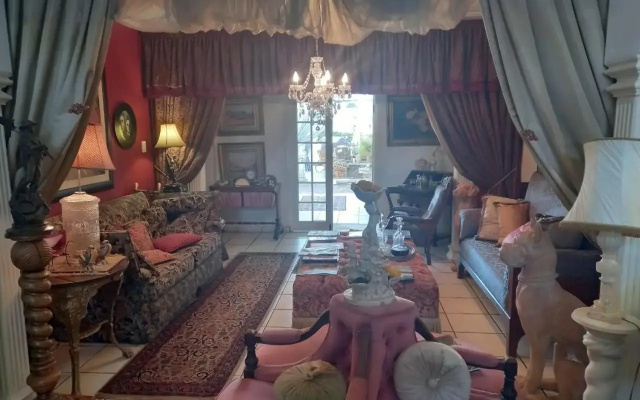 Michael-Angelo Guest House