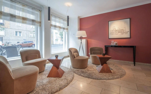 ADELANTE Boutique Hotel
