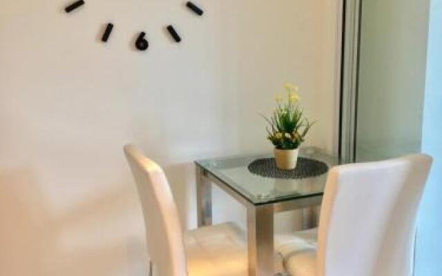 Cozy 1BR w/ Balcony at AZURE