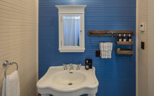 Mccloud Mercantile Hotel