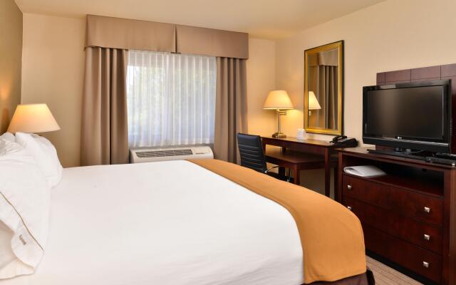 Holiday Inn Express Portland South-Lake Oswego, an IHG Hotel