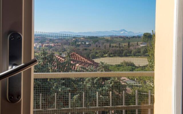 S34 - Sirolo, Quadrilocale in Centro Arredato Con Gusto