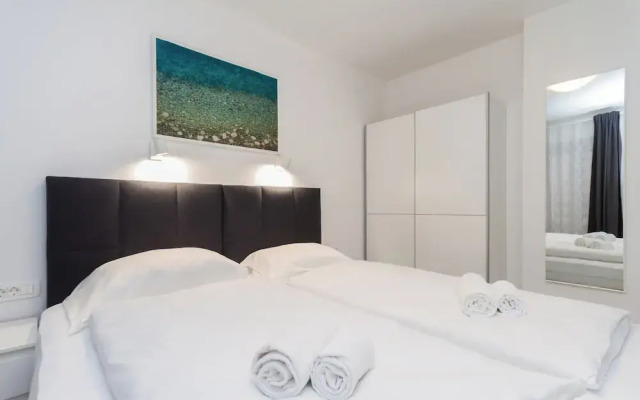 Premium City Center Apartment Tartini 1