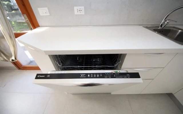 Modern 2 Bedroom Apartment Near Rosolina Beach