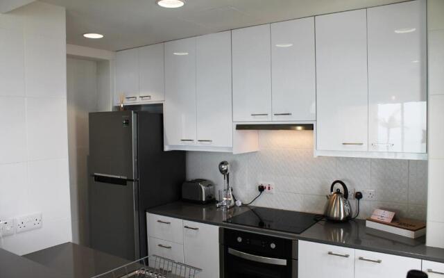 Lazuli Beachfront Apartment 254