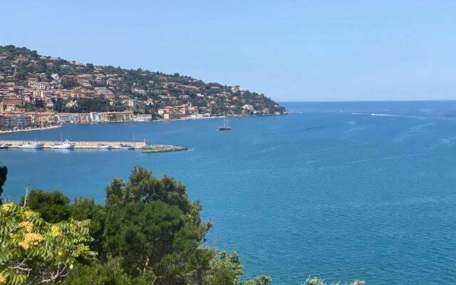 Apartment with beautiful sea view-La casa del'Artista