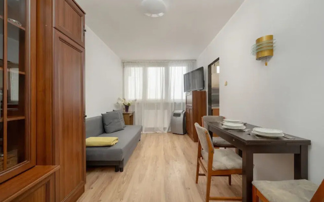Apartment Close to the Park by Renters