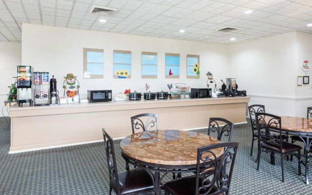 Super 8 By Wyndham Hope
