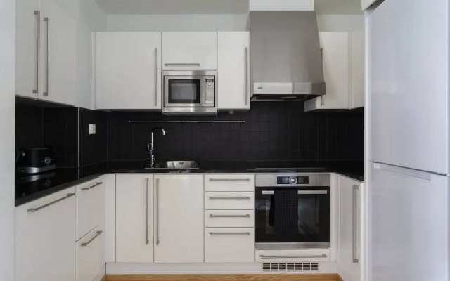 2ndhomes Deluxe Apt w Sauna & Balcony