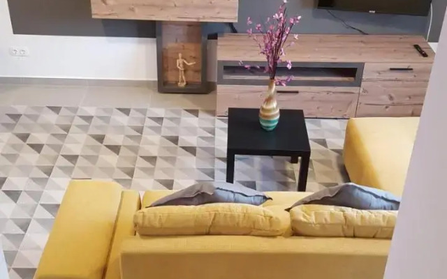 NiMa 2022 apartman, Okrug Gornji