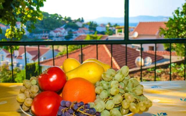 Apartment Postira Meri