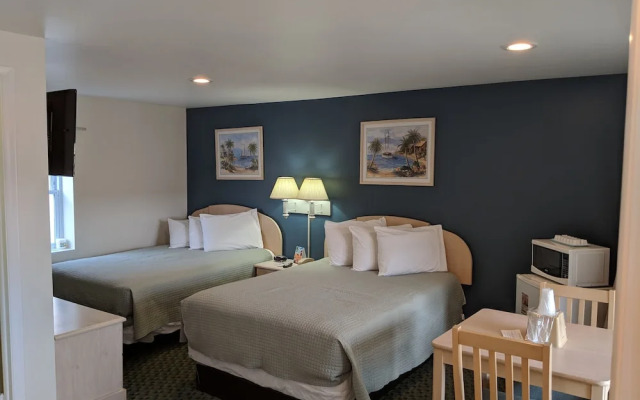 Crystal Sands Motel