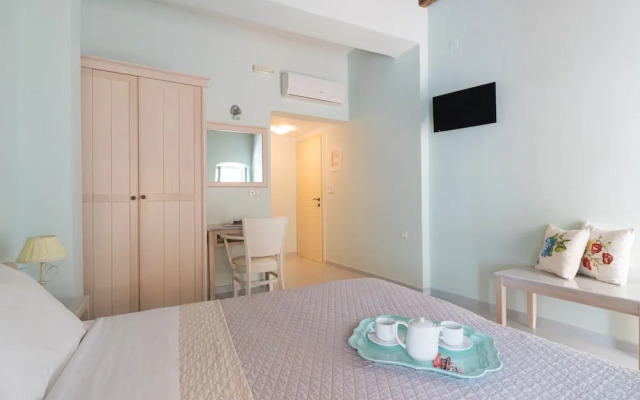 999 Luxury Hotel