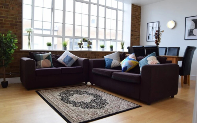 Bright Warehouse Conversion in Buzzing Peckham