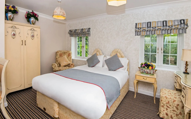 OYO Vale Lodge