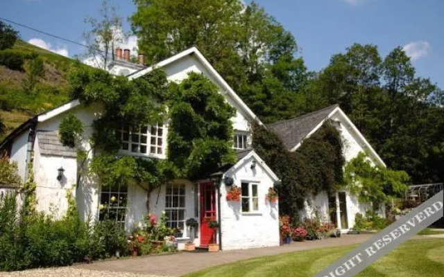 Ty Derw Country House