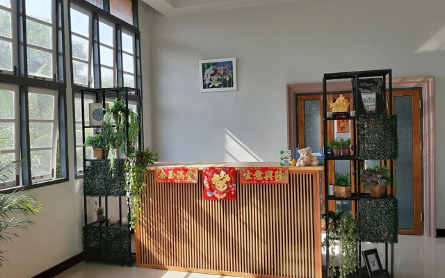 Phenwaree Amphawa Resort