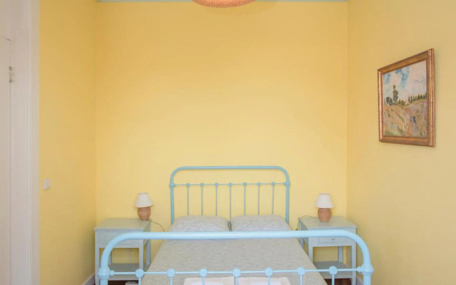 Torreira . Yellow Beach Pavilion