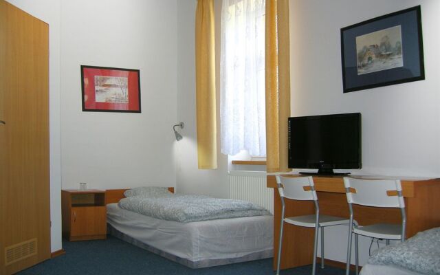 Ami Hotel