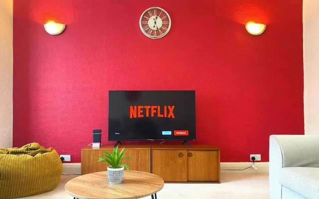 Bright and Spacious 4 Bedroom Home