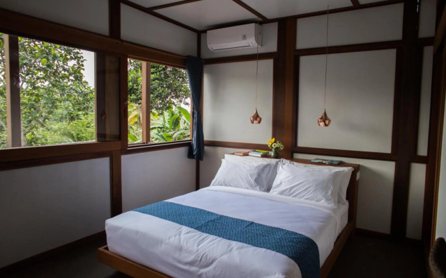 Suarapura Resort & Spa