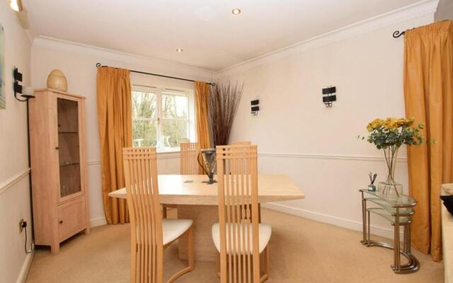 Luxury top floor 2BD Apartment Apsley