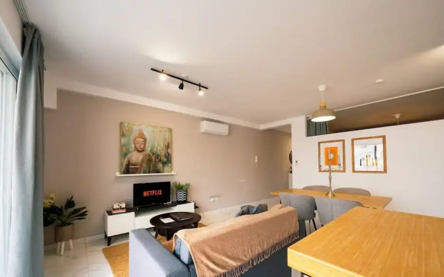 A Stylishly Chic Holiday Home With a Sofa bed