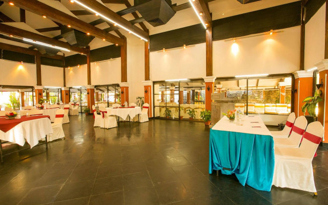 Shangri-La Village Resort